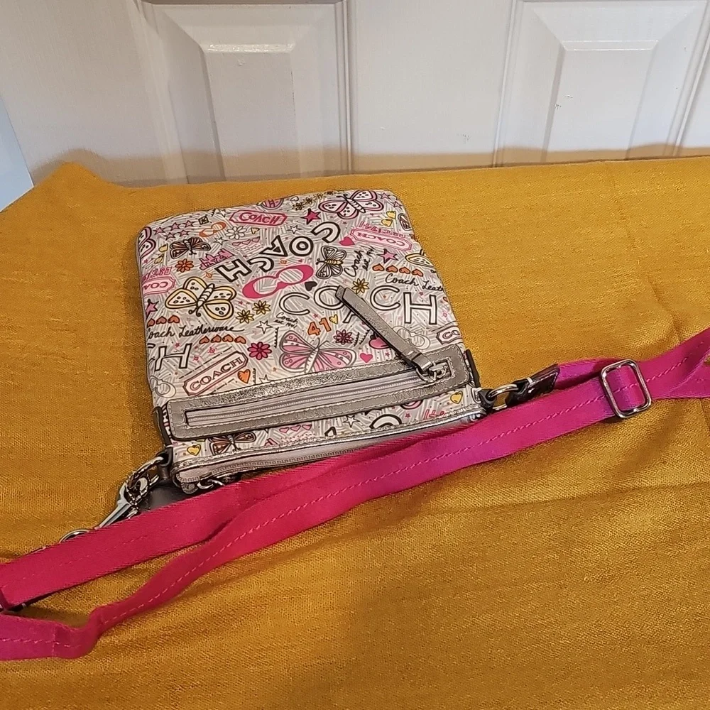 COACH Poppy Butterfly Graffiti Crossbody bag LIKE NEW - Picture 11 of 11